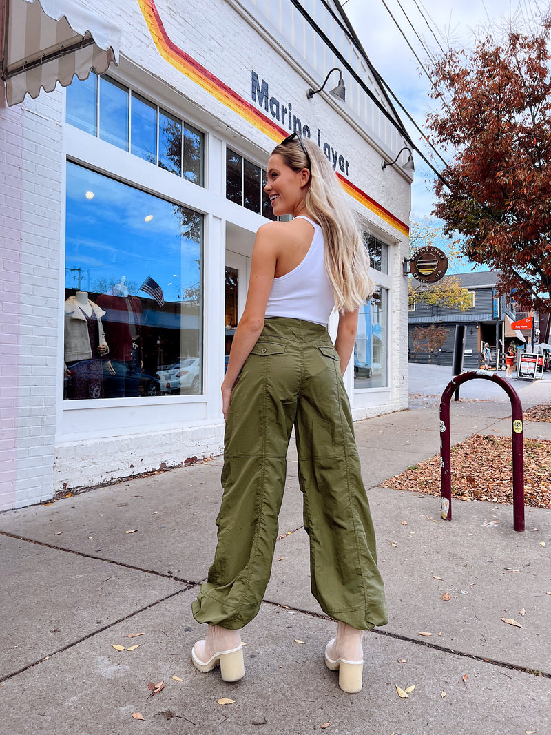What To Wear With Cargo Pants [2023]: 60+ Cute & Stylish Cargo Pants Outfit  Ideas To Style This T… | Olive pants outfit, Cargo pants outfit, Olive  green cargo pants